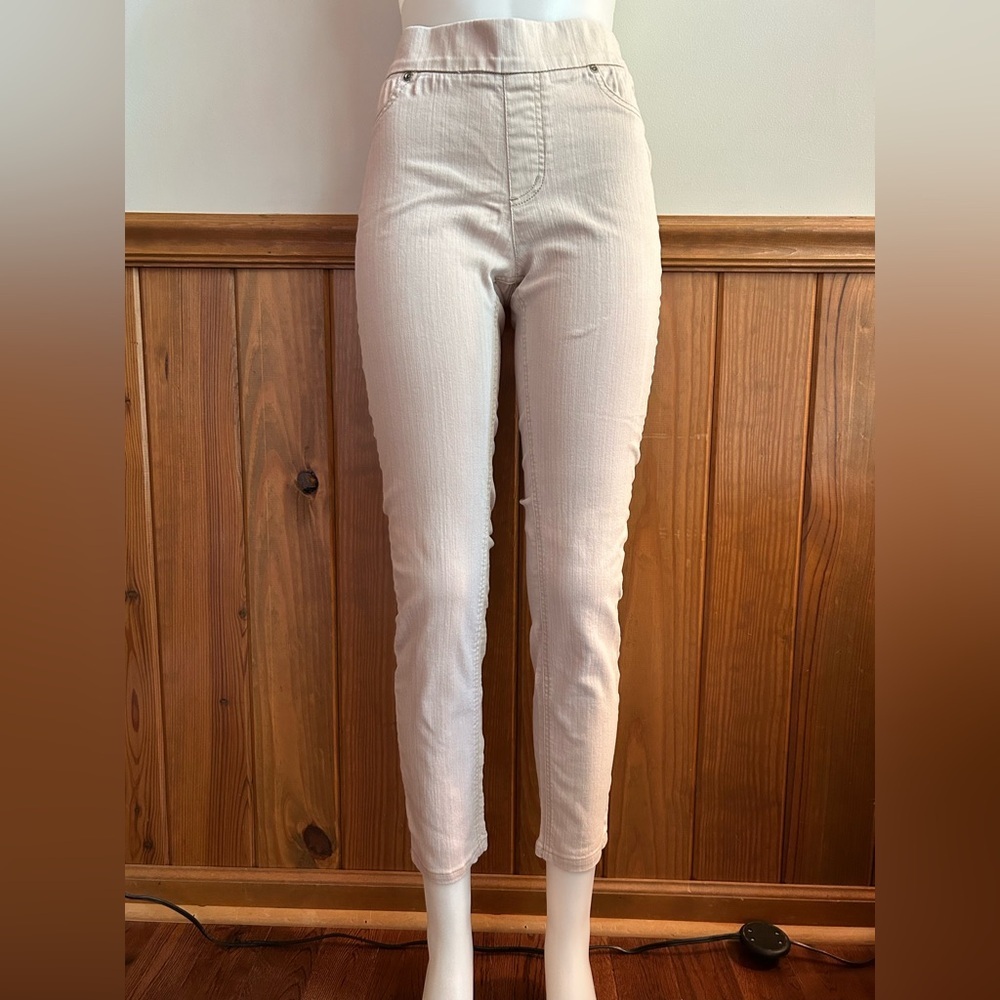 Chico’s pull on denim jeggings, cream/beige, sz 0.5, size 6 US, flat front